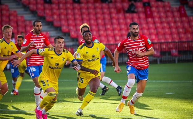 Gonalons completa 90 minutos por primera vez en este 2021