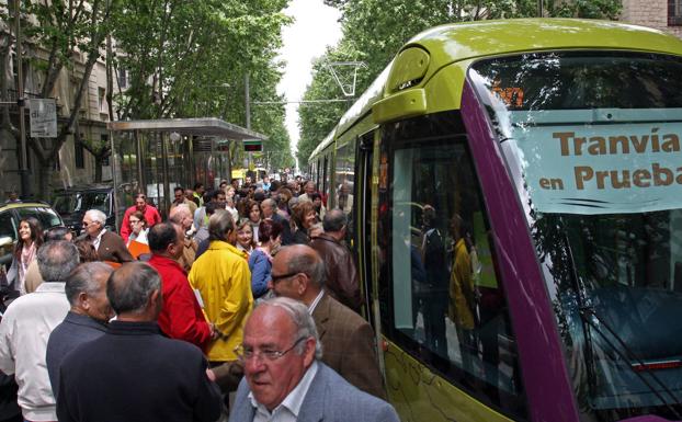 La Junta niega que rehuse a reunirse con el alcalde para el tranvía y habla de aplazarlo