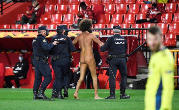 La UEFA multa al Granada con 5.000 euros por el salto del hombre desnudo
