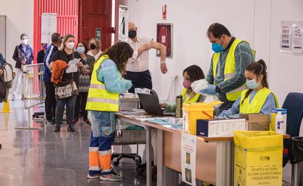 Granada empieza esta semana a vacunar al grupo de menores de 60 años