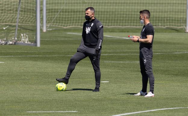 Diego Martínez coloca la salvación este curso «a la altura del ascenso y jugar en Europa»