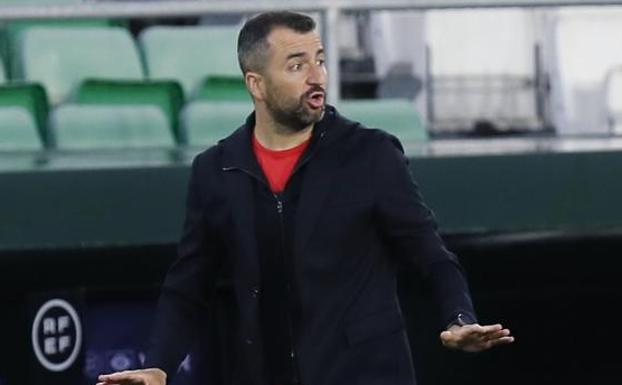 Diego Martínez: «Es una jugada rara y decisiva, pero respetamos la decisión del árbitro»