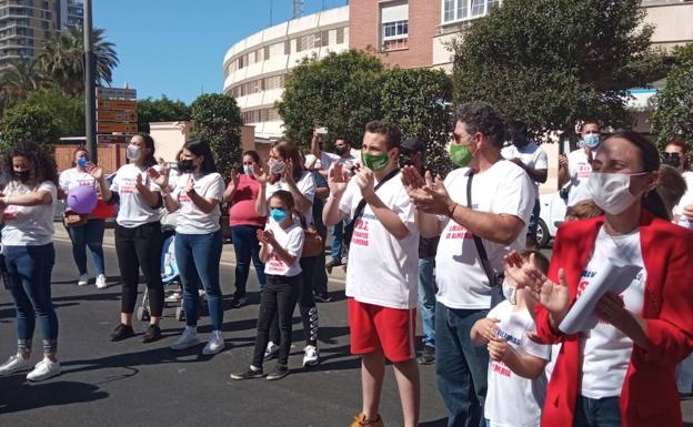 El Ayuntamiento de Almería insiste en la «falta de consenso» entre feriantes y ofrece un plan propio