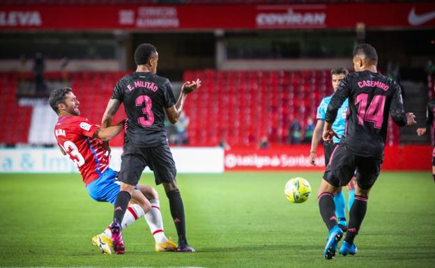 Gil Manzano acierta al amonestar a Militao