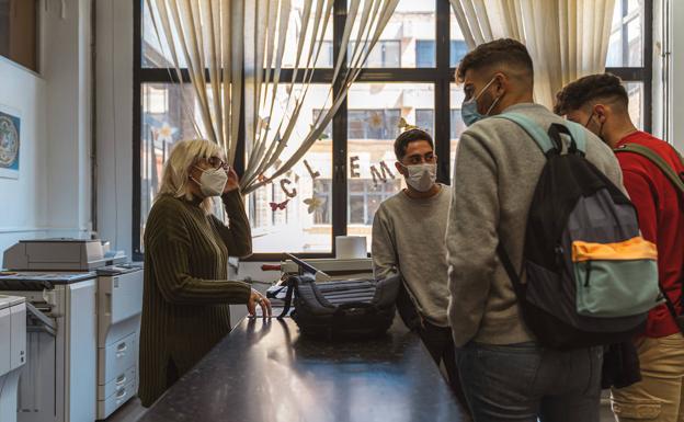 Los negocios universitarios, a medio gas