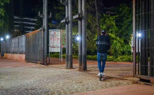 Renuevan el alumbrado del Parque García Lorca para mejorar la visita nocturna