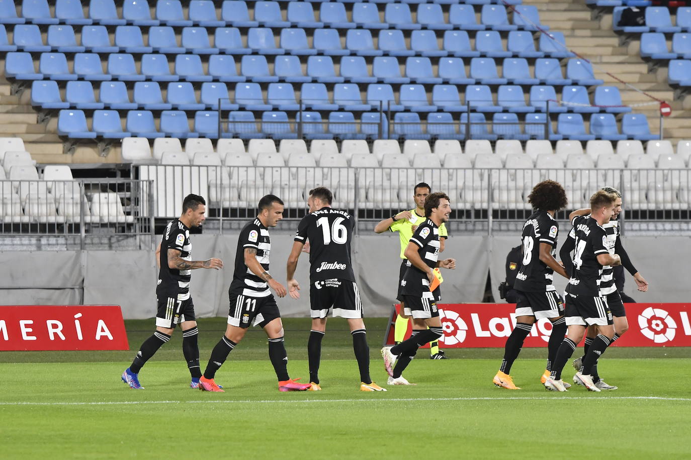 El Cartagena, a punto de sellar la permanencia si gana al Almería