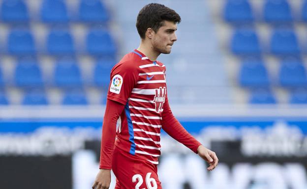 Alberto Soro vuelve a ser titular, pero apenas aparece