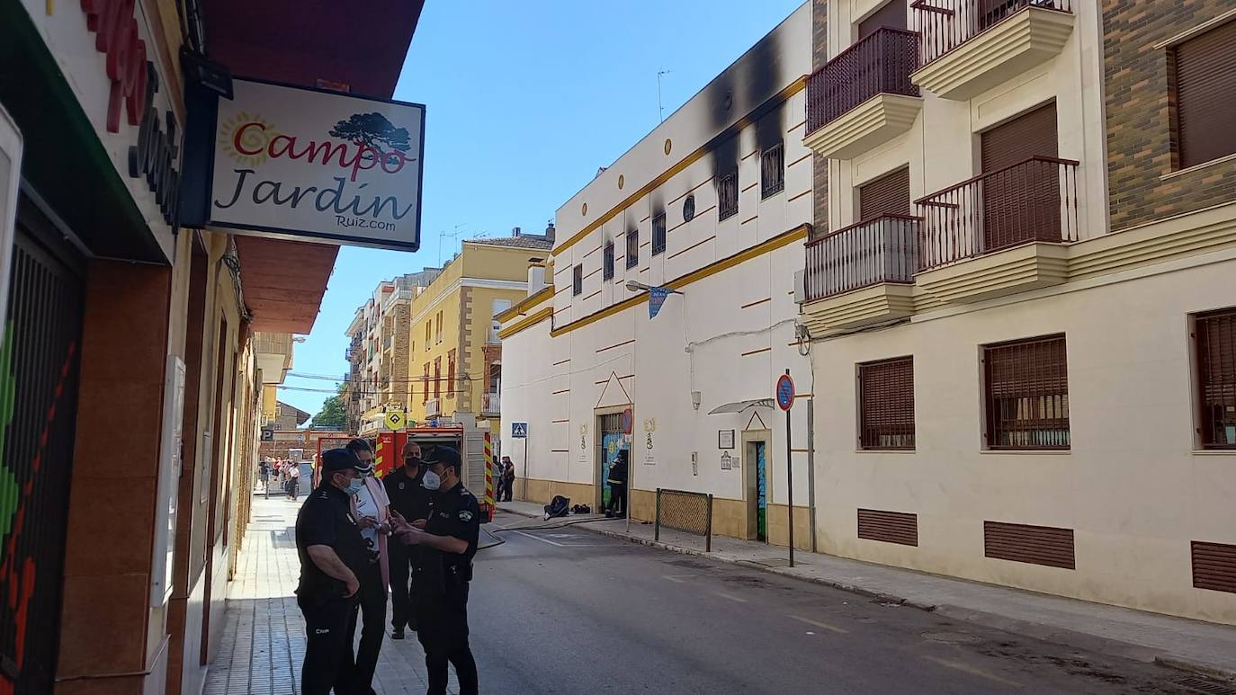 Evacuados 38 niños por el incendio de una guardería en Linares