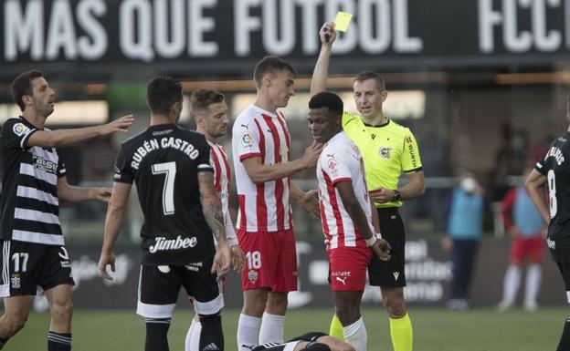 Vídeo: La derrota del Almería en Cartagonova que da el ascenso al Mallorca