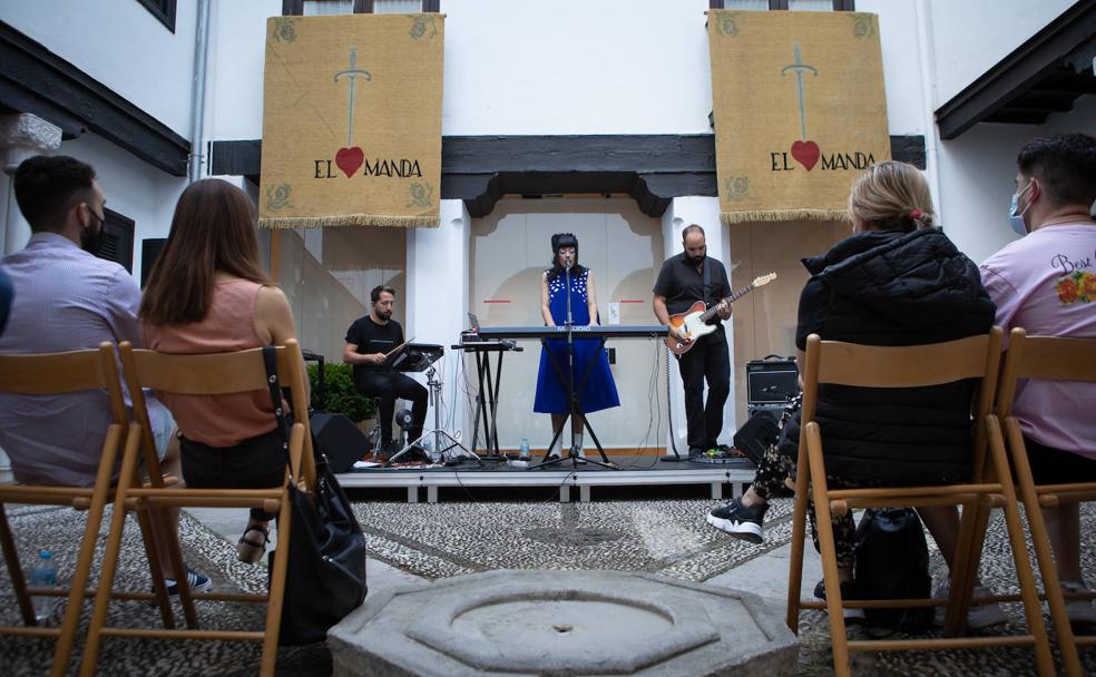 Con las puertas abiertas de par en par