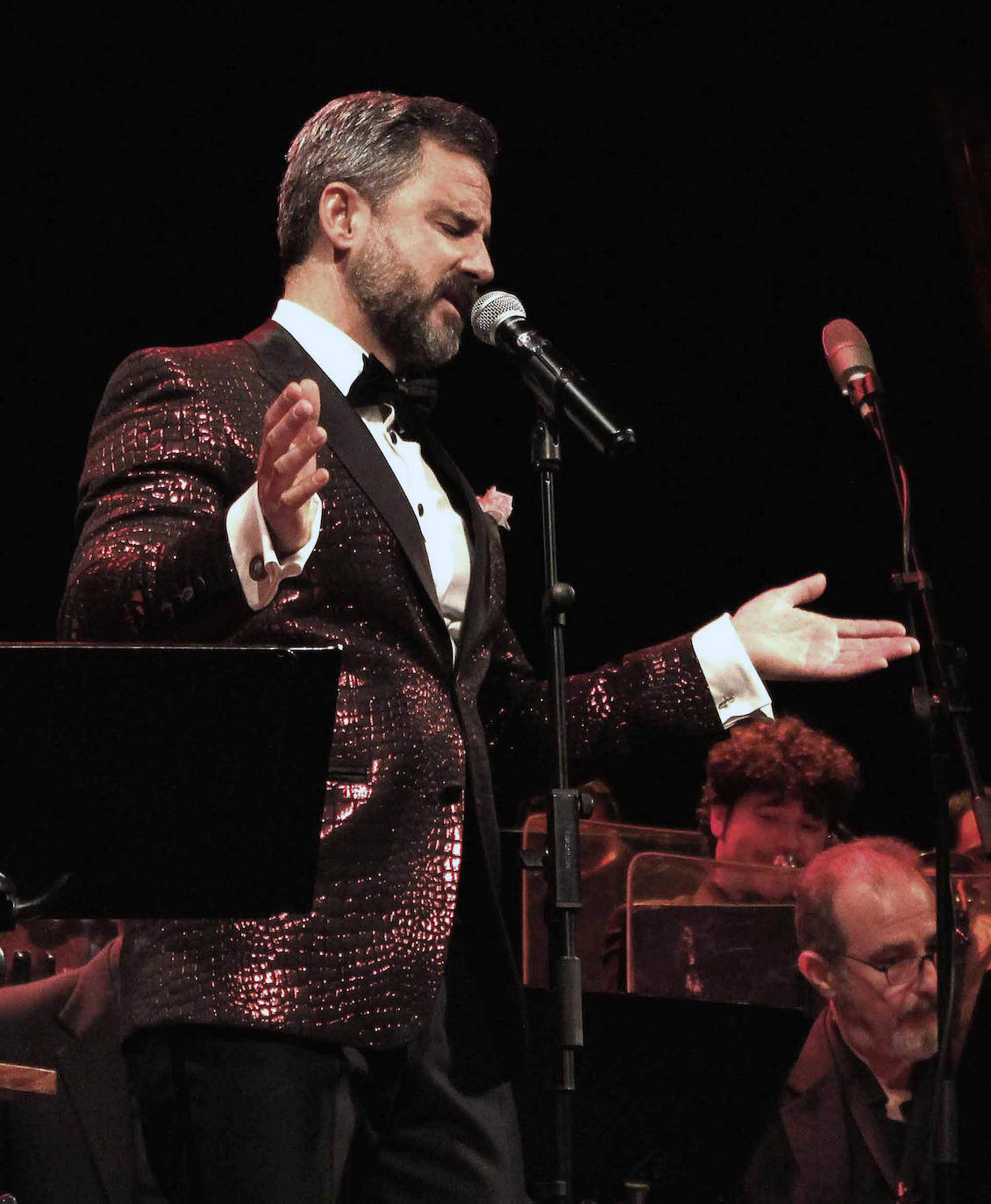 Fran Llorens, un crooner en el Isabel la Católica