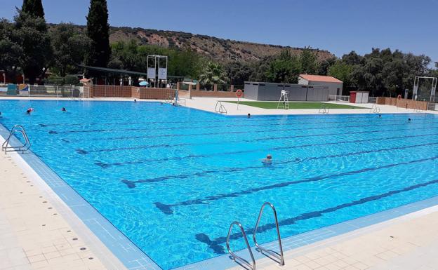 Puesta a punto en La Garza para abrir sus piscinas el 22 de junio