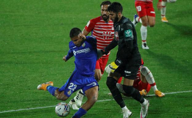 Las casas de apuestas pronostican mucha igualdad en el Granada-Getafe