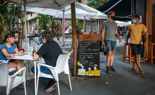 Los hosteleros de Granada piden mantener la ampliación de terrazas hasta fin de año