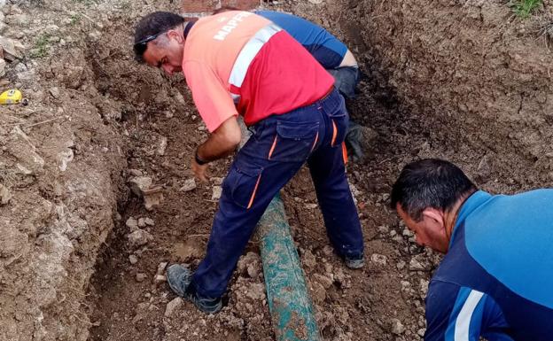 Restablecen el suministro de agua en Los Villares tras varios días de cortes