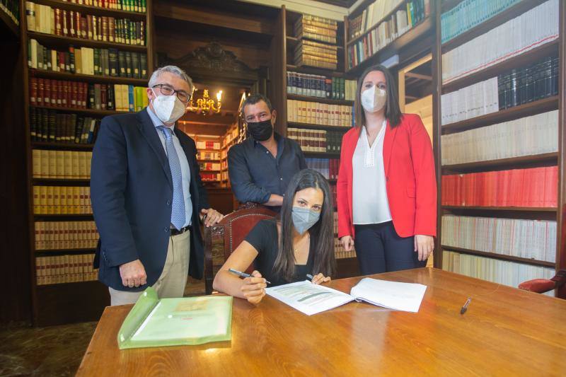 La cadena de favores de los notarios