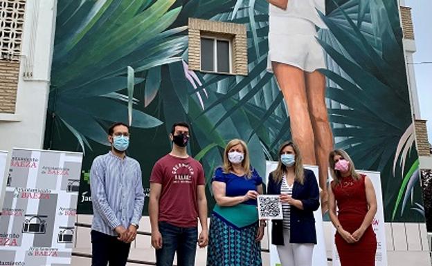 Un grafiti de Javier Aldarias decora ya el centro de Baeza