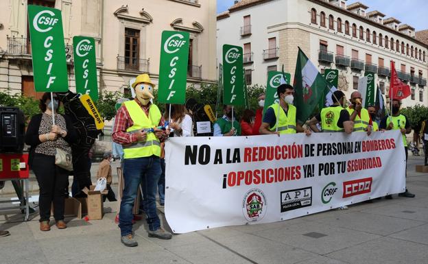 «En Jaén no hay bomberos ni para cumplir con los servicios mínimos»