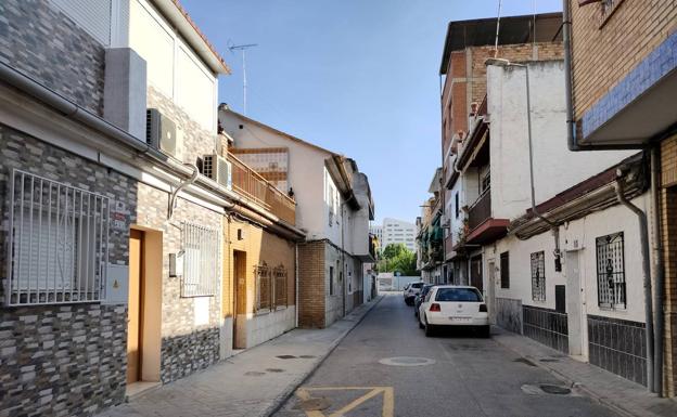 La 'madame' de un club de alterne y un policía nacional son detenidos en Granada por explotación sexual