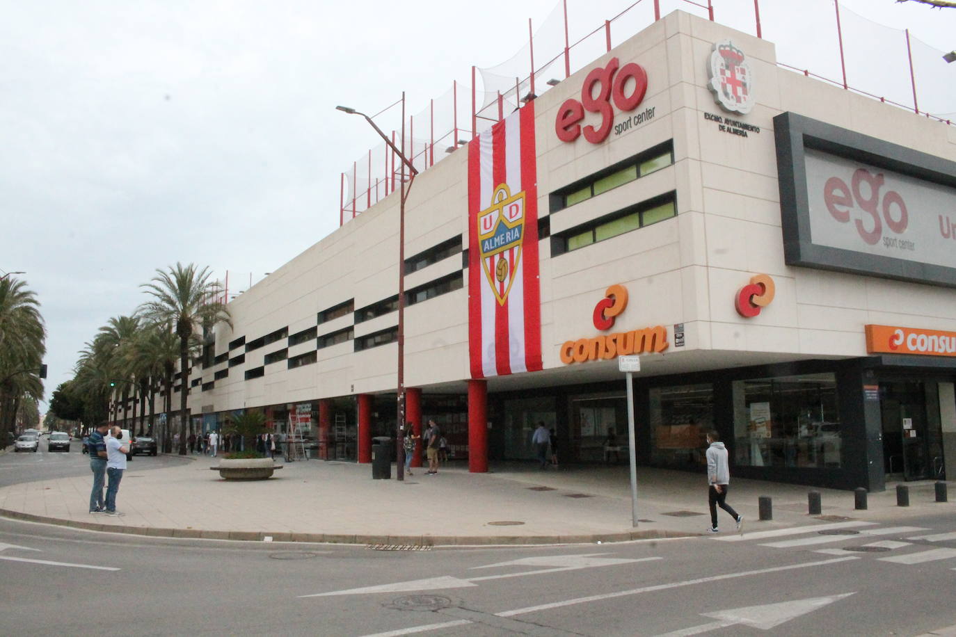 La UDA viste Almería de rojiblanco