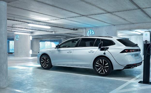 ¿Cuándo será más barato cargar el coche con las nuevas tarifas eléctricas?