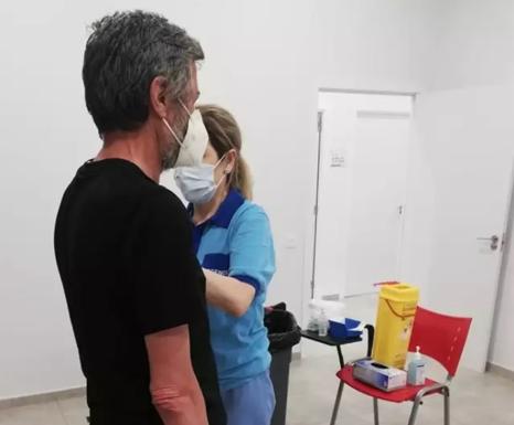 Casi 150 personas sin hogar de Almería reciben la vacuna contra la covid-19