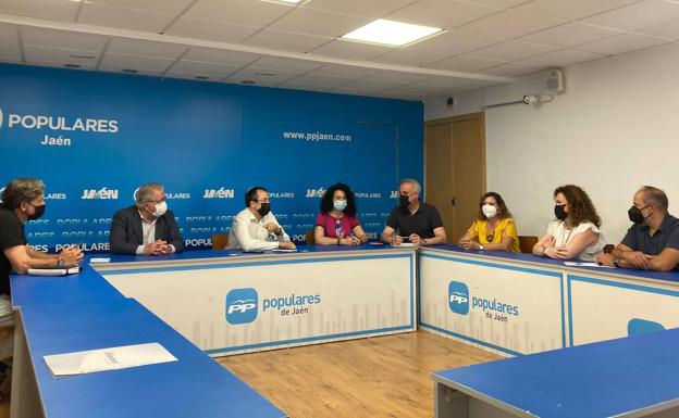 El PP culpa del bloqueo del tranvía al PSOE y da las gracias al presidente andaluz