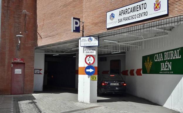 Instalarán puntos de recarga de coches eléctricos en tres parking de Jaén capital