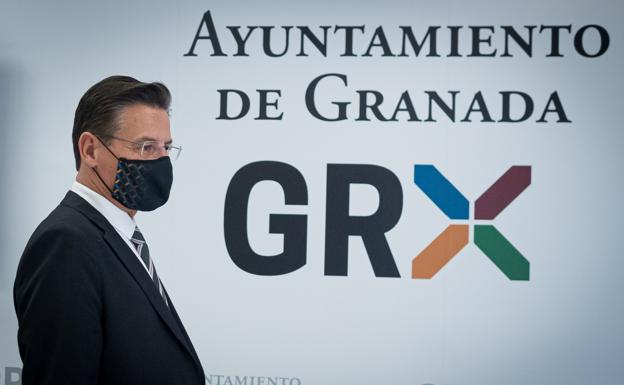 Salvador resiste al frente de un gobierno municipal de dos concejales