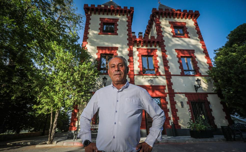 El alcalde granadino que gobernó solo y arrasó en las siguientes elecciones