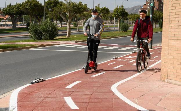 Níjar ataca la peligrosidad de la movilidad ciclista en San Isidro con un nuevo carril bici