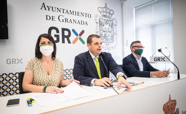 Vox registra cinco iniciativas para pedir la disolución del Ayuntamiento de Granada