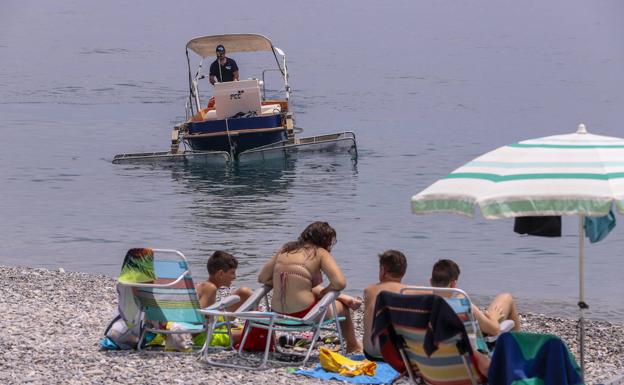 La Costa adelanta los refuerzos de limpieza por el aumento de turistas