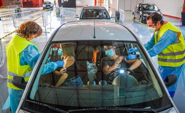 Los hospitales de Granada empiezan a cerrar alas de covid