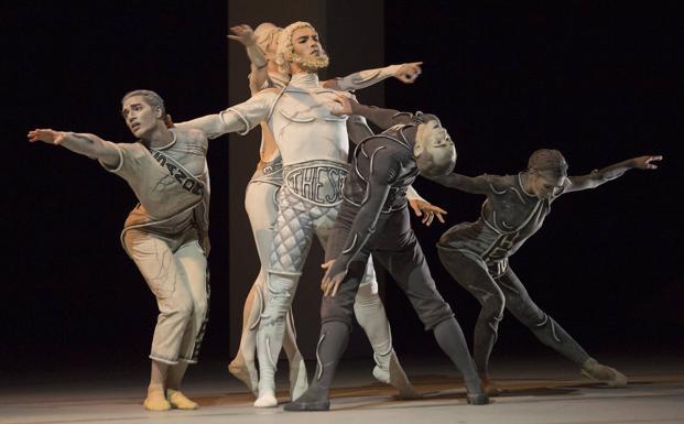 Hadas y elfos entre los cipreses del Generalife