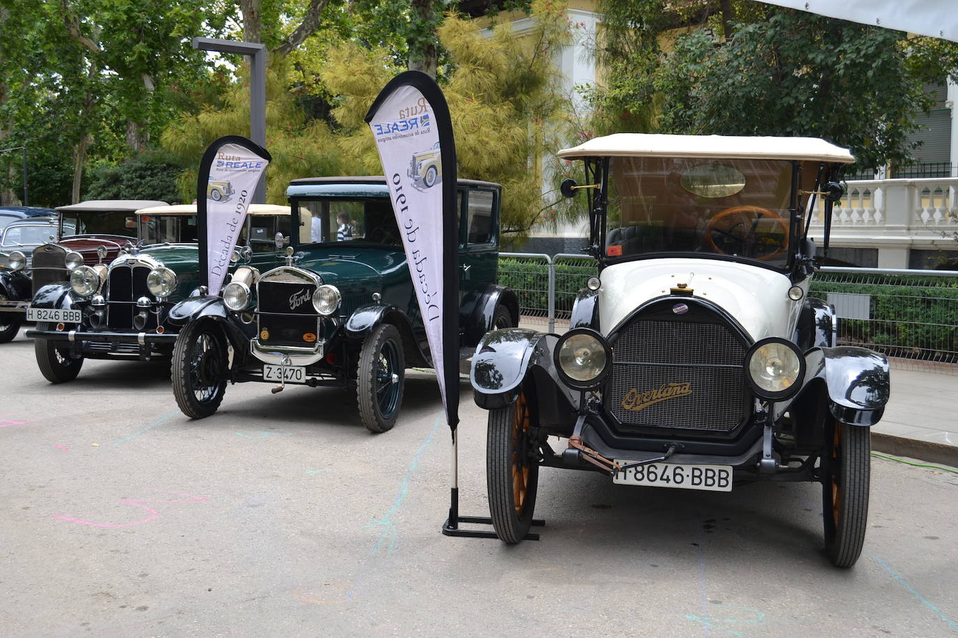 Los coches antiguos y clásicos salen de su confinamiento