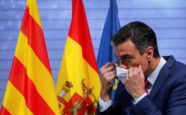 Sánchez vislumbra la salida del pozo del 4-M