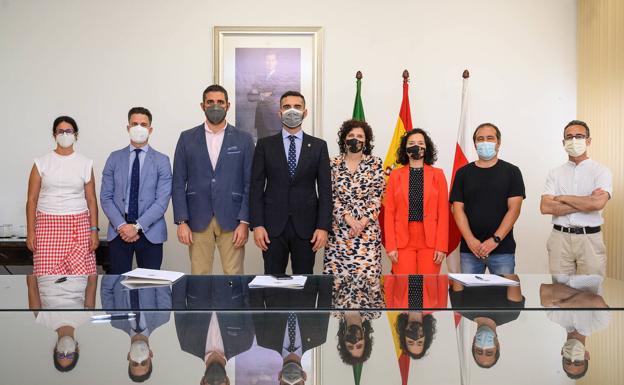 Ayuntamiento, La Caixa e Innova buscan favorecer el autoempleo de personas vulnerables