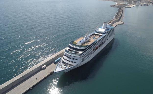 El puerto de Motril se prepara para la vuelta de los cruceros internacionales, el próximo mes de septiembre