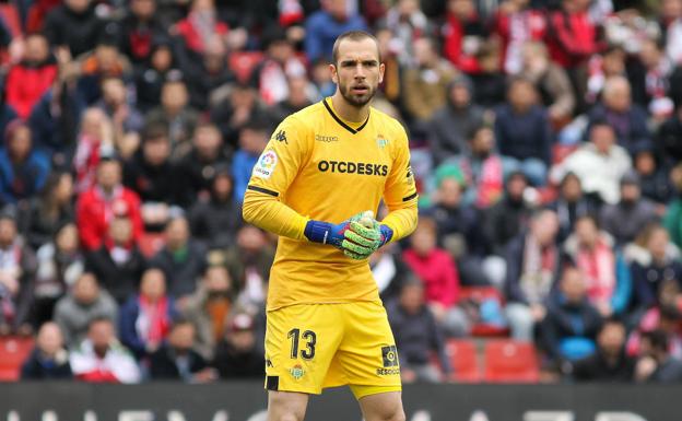 Pau López, opción para la meta; Fede Vico, con el futuro por resolver