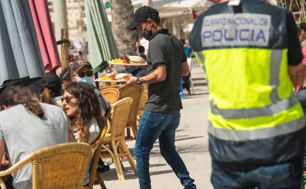 Linares, Bailén y otros 23 municipios de Jaén bajan al nivel de alerta 2 y amplían sus aforos