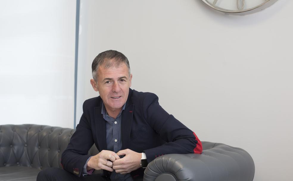 «Los que desconectan del móvil o mienten o les admiro»