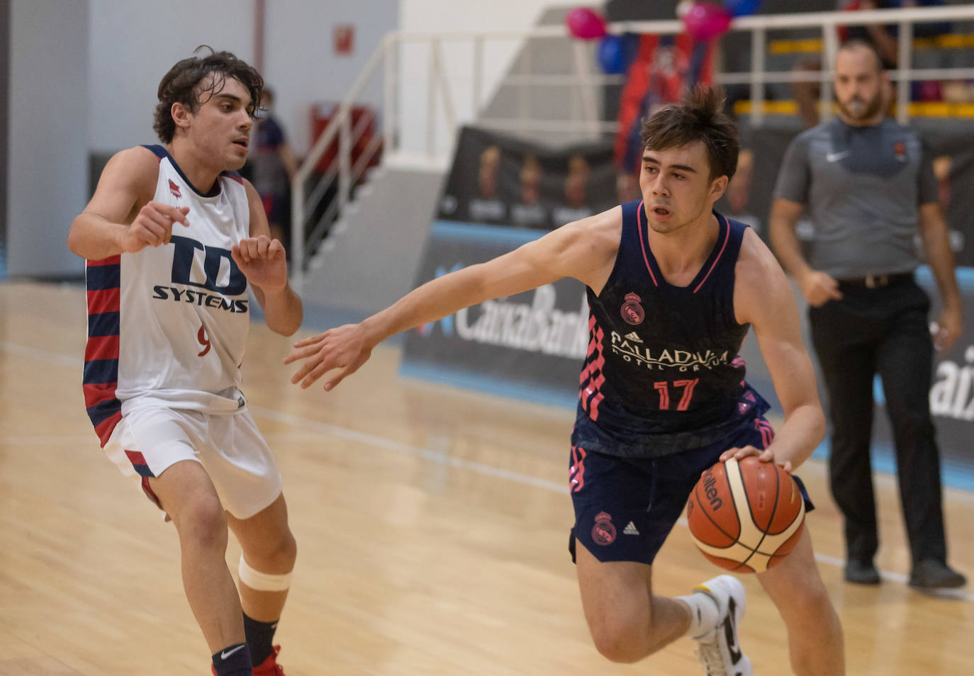 El Madrid arranca con sufrimiento ante el poderío físico del Fundación Baskonia