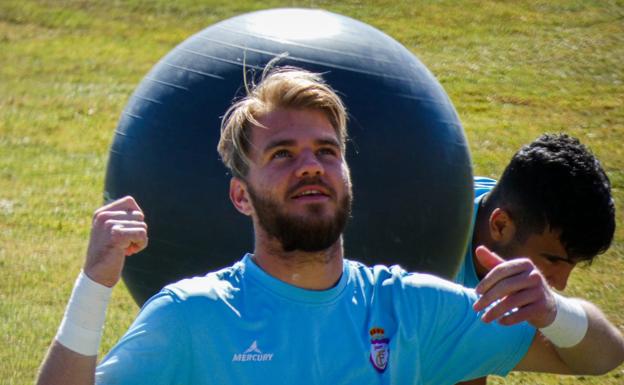 Un portero sub-23 y un lateral diestro para terminar la semana azulilla