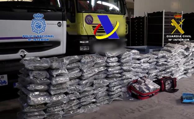 Varios detenidos en Granada y Almería que pretendían distribuir 12 toneladas de hachís en narcolanchas
