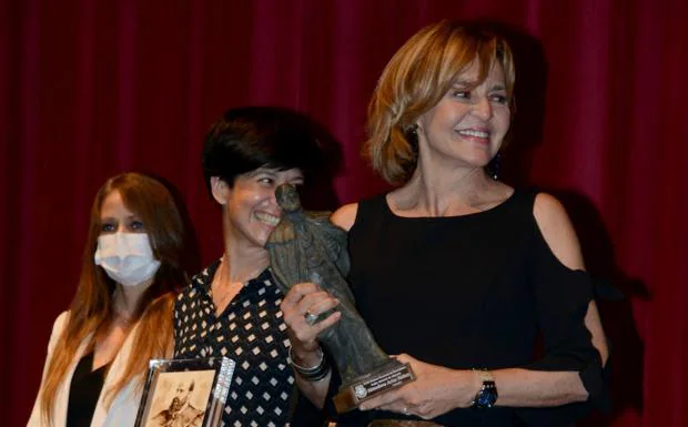 Almudena Ariza recibe el Premio Nacional Pedro Antonio de Alarcón en Guadix