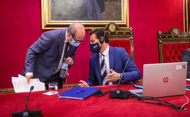 El PSOE admite contactos con Luis Salvador bajo la premisa de que dimita