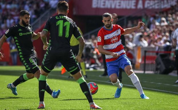 El primer derbi del curso será en Los Cármenes ante el Betis y el último será en el Villamarín ante el mismo rival