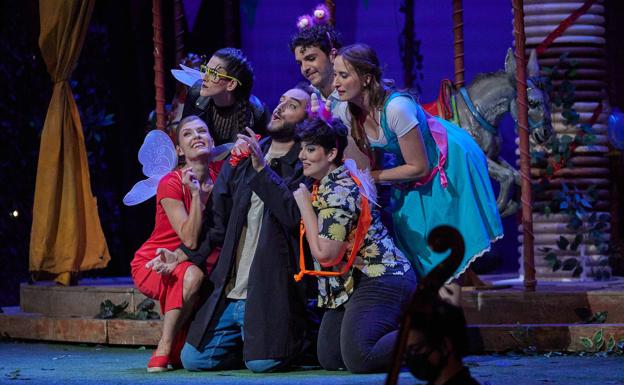 Una reina de las hadas con el hechizo de la juventud y la ilusión